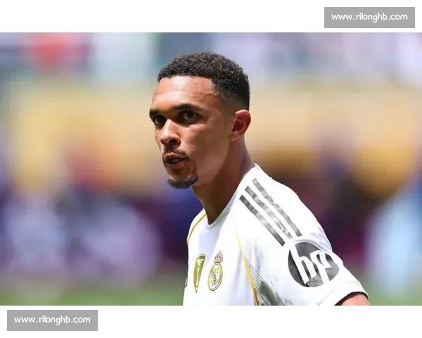 阿诺德离队后，红军仅剩两人撑起英格兰血脉